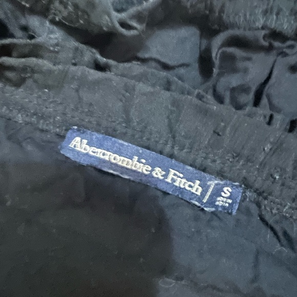 Abercrombie Black Lace Off the Shoulder Crop Top - Picture 3 of 3